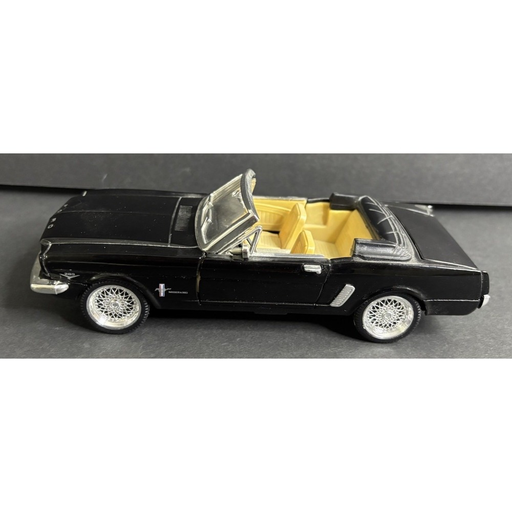 Sunnyside 1965 Ford Mustang Convertible Black 1:24 Scale Diecast SS 7711